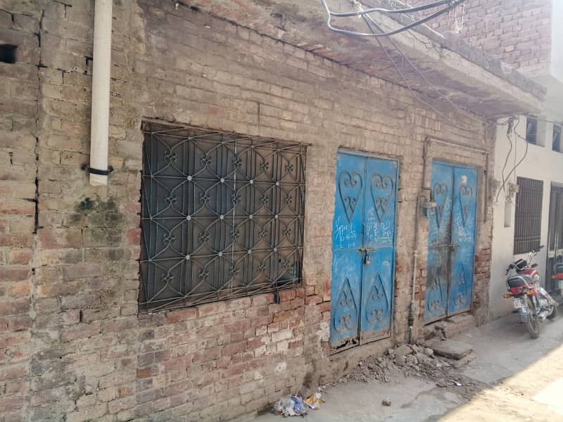 1.75 Marla Single Storey Old House For Sale In Shaheen Park Maskeen Pura Near Canal Road 3