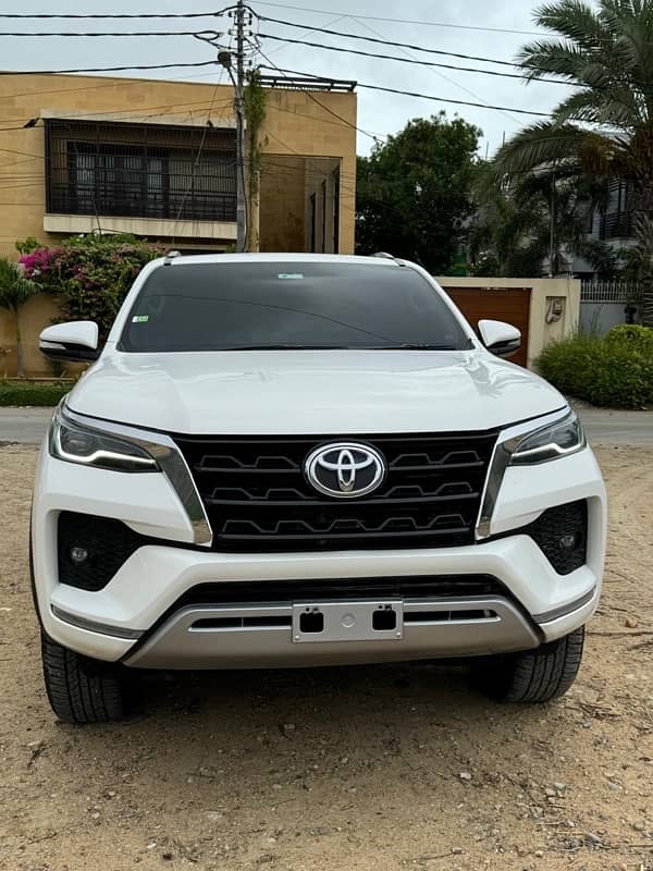 Toyota Fortuner V 2021 5