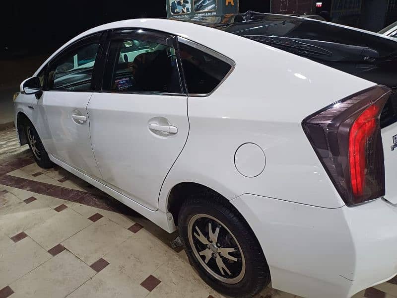 Toyota Prius 2013 5