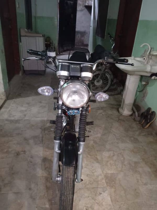 SUZUKI GS 150 2