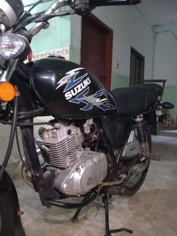 SUZUKI GS 150 3