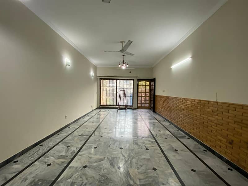 60*90 Double Storey 6 Bedrooms House For Sale in i-8 Islamabad 0