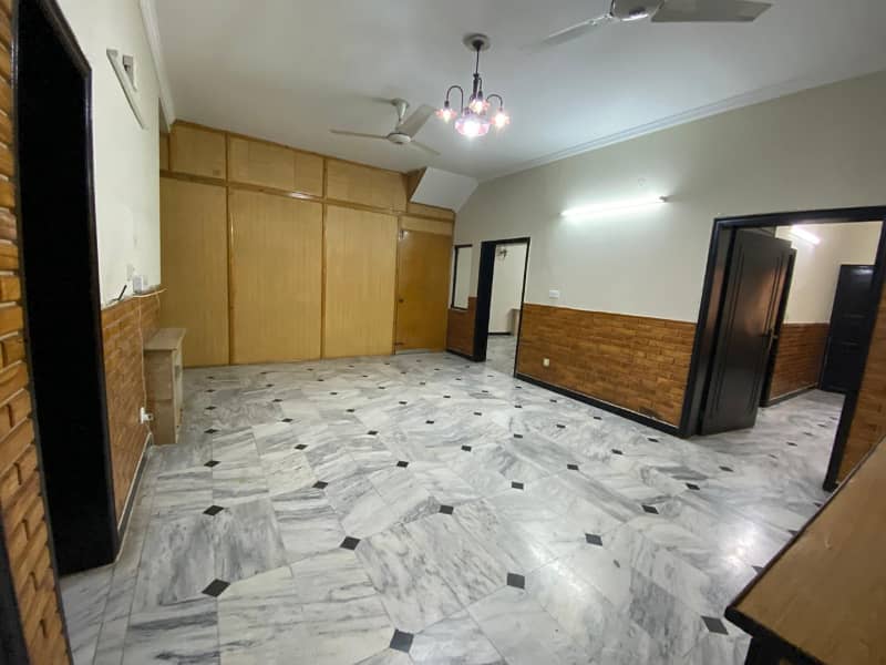 60*90 Double Storey 6 Bedrooms House For Sale in i-8 Islamabad 4