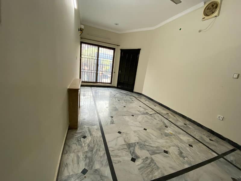 60*90 Double Storey 6 Bedrooms House For Sale in i-8 Islamabad 8