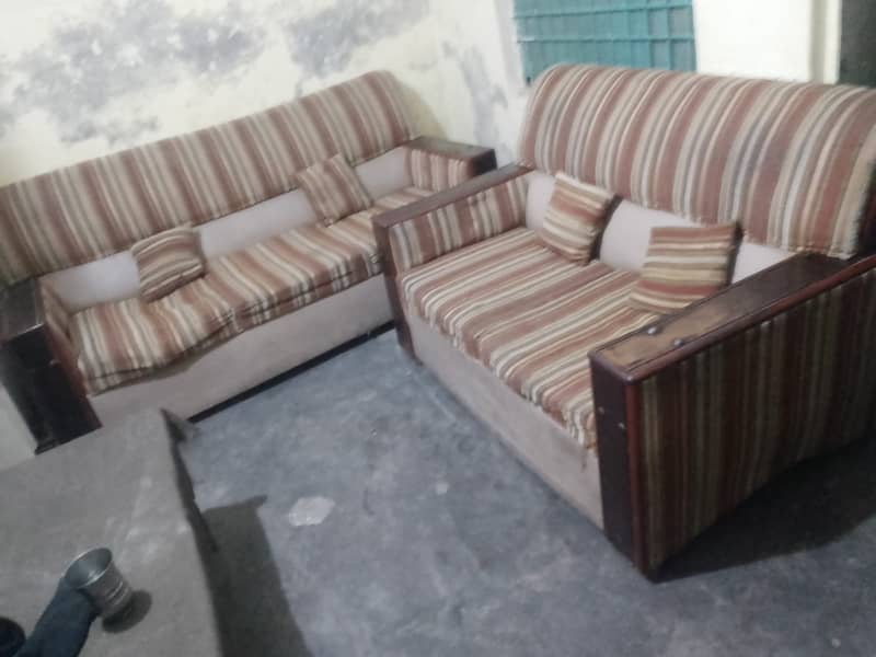 "Used 5-Seater Wooden Sofa Set | Urgent Sale" 0