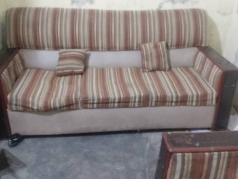 "Used 5-Seater Wooden Sofa Set | Urgent Sale" 1