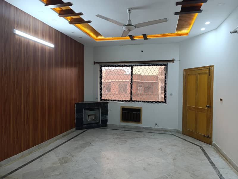 I-8/3 Near to Kachnar Park 40*80 Double Storey House For Sale 1