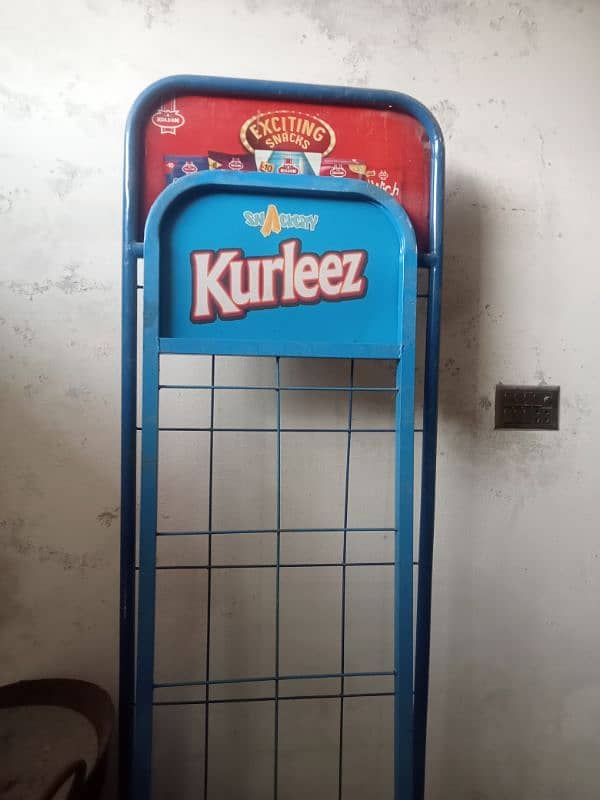 keryna shop rack for sale with lays stand 1