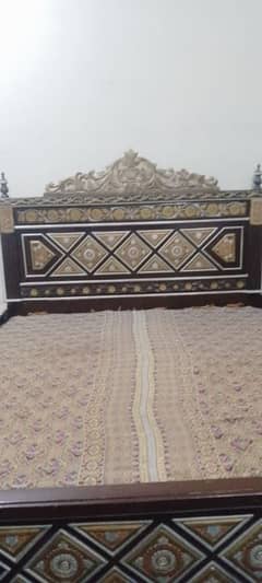 wooden bed very good condition khud tair karvaya tha