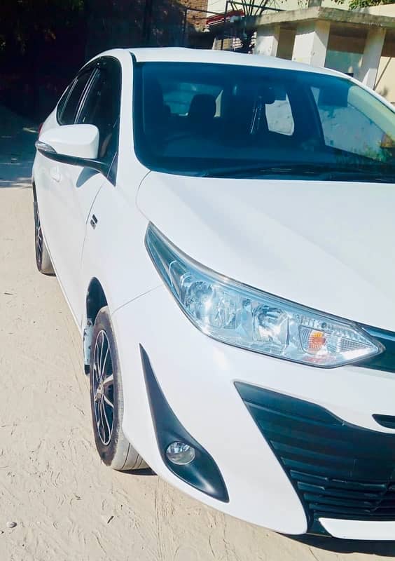 Toyota Yaris 2021 neat and clean 1