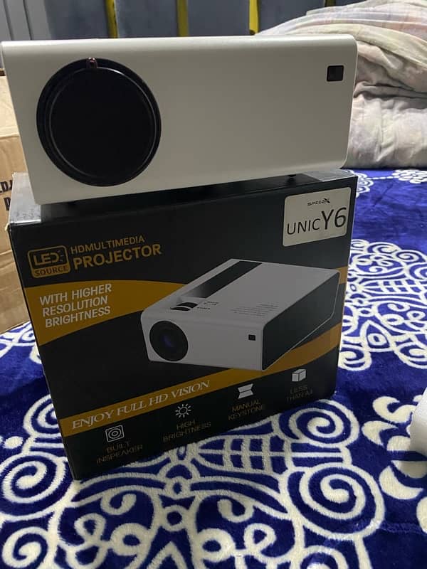 projector unic Y6 hd 2