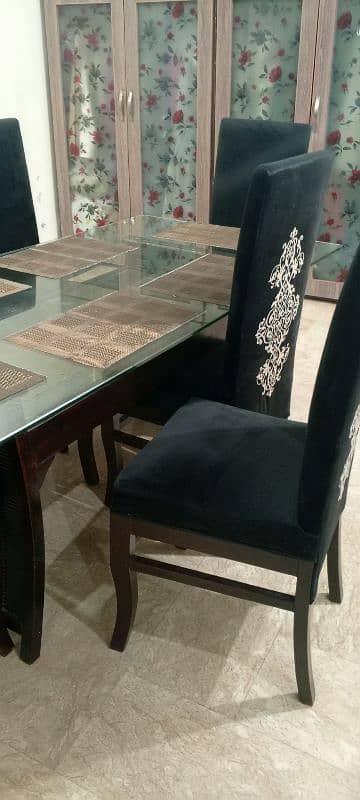 dining table sale in Johar Town Lahore 1