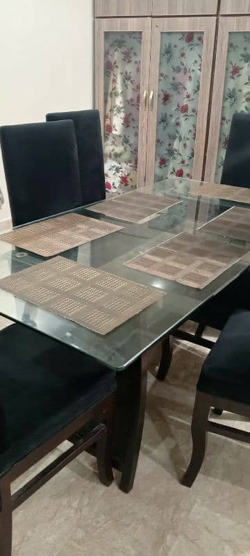 dining table sale in Johar Town Lahore 2