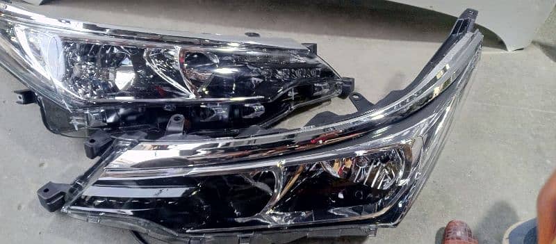 corolla 2025 model head light pair availbe whole sale price 7