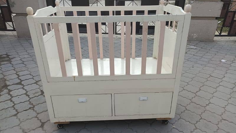 Wooden baby cot 0