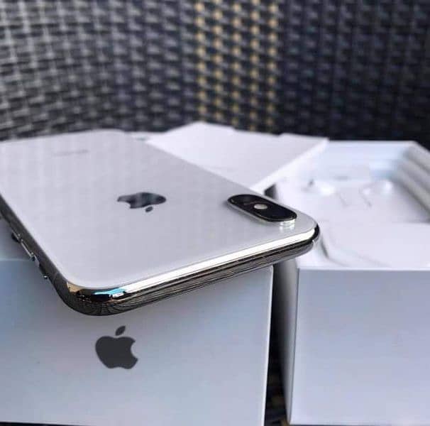 Iphone x pta approved 256gb my whatsapp number ( 0340 5184073 ) 1