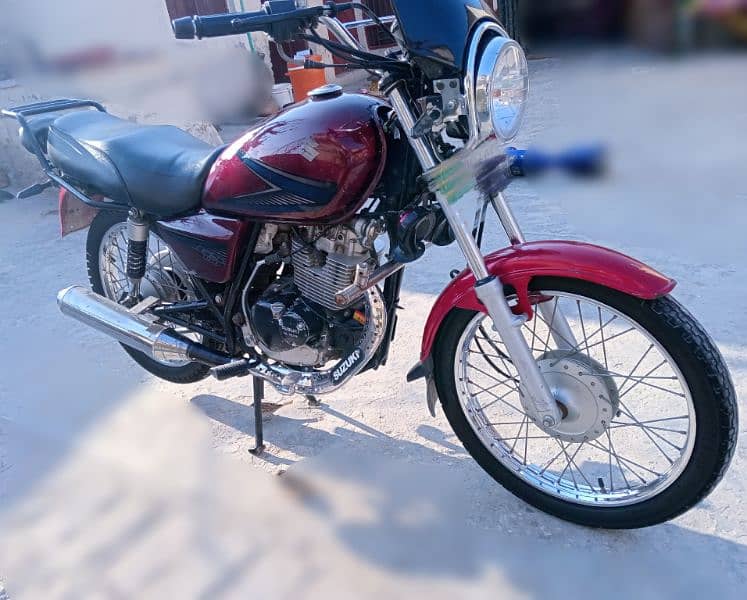 Suzuki GS-150 2014/15 model 2