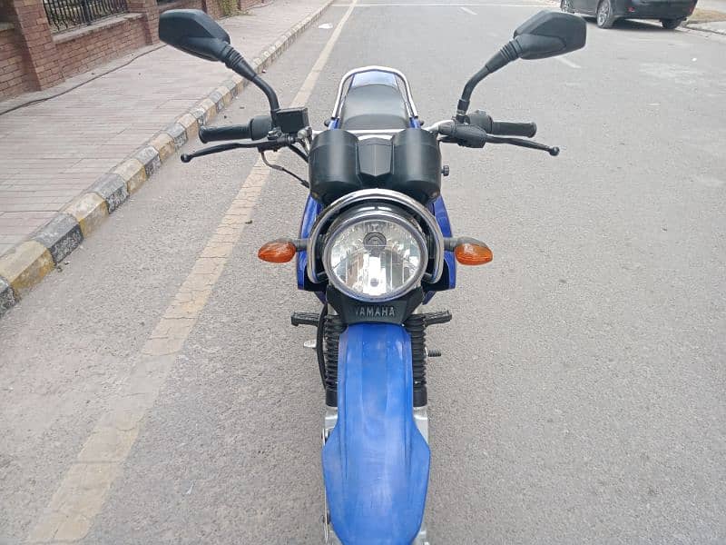 Yamaha YBR125G 2022 8