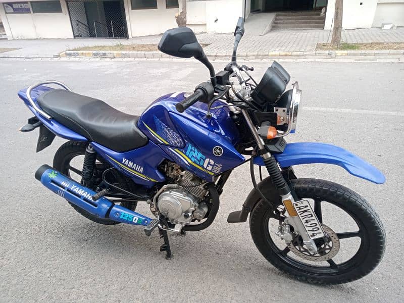 Yamaha YBR125G 2022 13