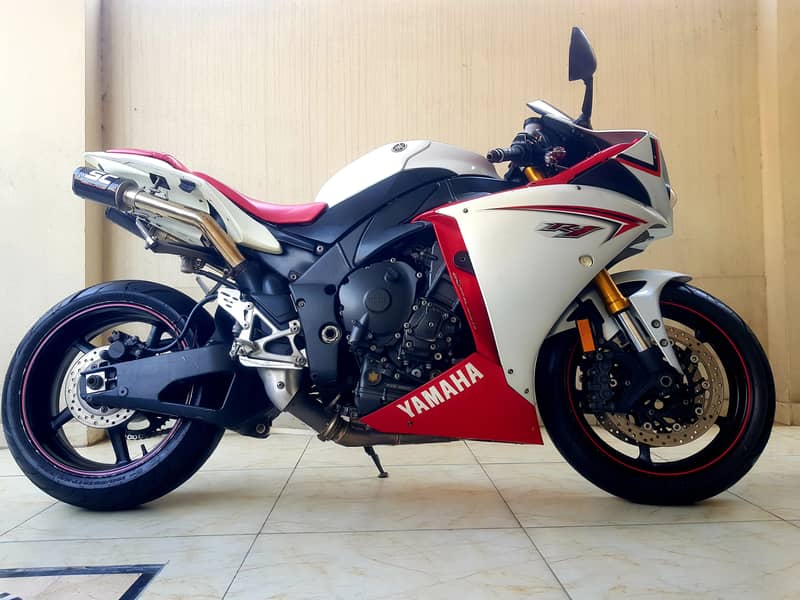 Yamaha R1 2009 in immaculate condition 0