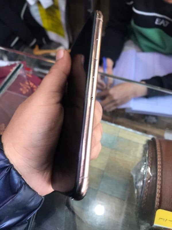 i phone xs panal or battery change hy baqi 10/10 Pta approved Dual 4