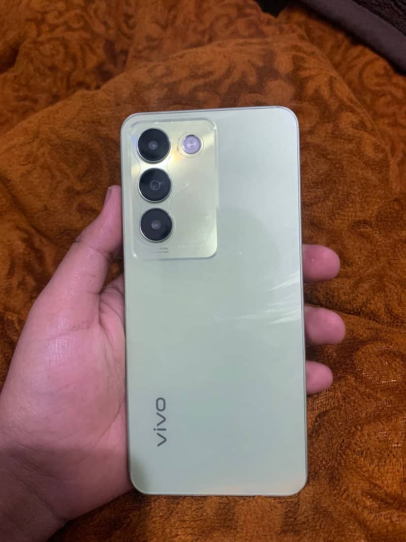 Vivo y100 0