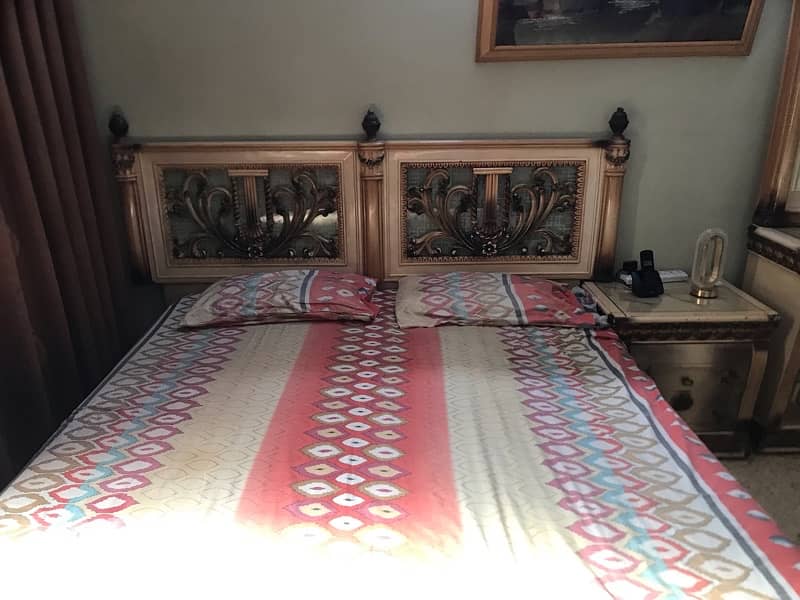 Bedroom Set with good condition 8