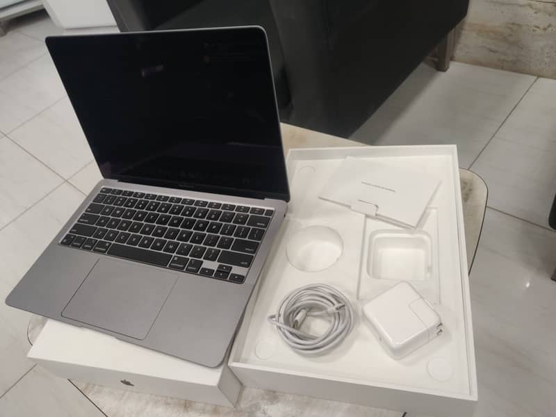 Mac Air M1 (13")–Super Fast–Ultra-Slim-Smooth Performance in warinty 11