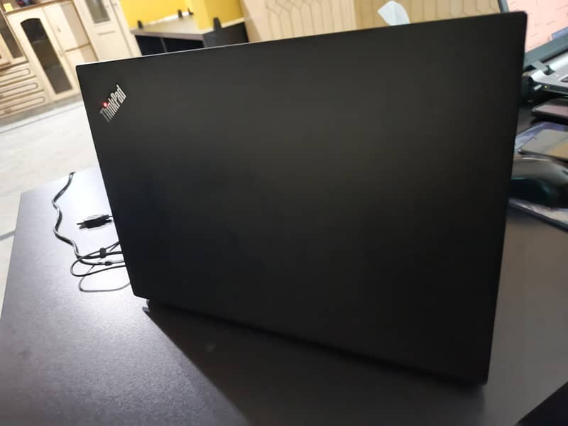 Lenovo ThinkPad T490s Touch Screen 1