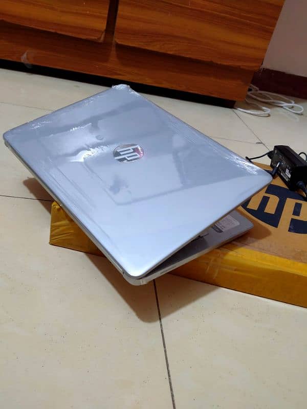 Hp 11 Generation Laptop with Box and Charger | Finger-Lock | 1080p 8