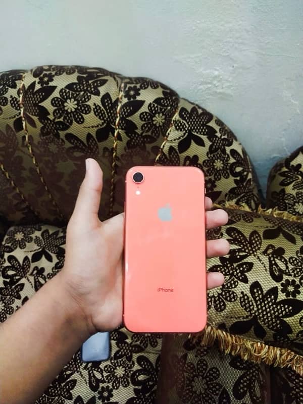 iphone Xr factory unlock 64GB ONLY SERIOUS BUYER 1