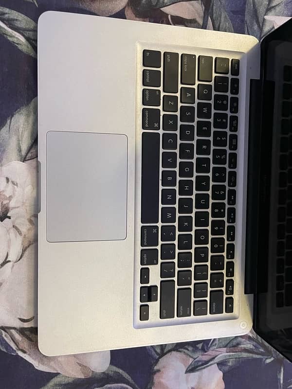 MacBook Pro 2011 for sale 0