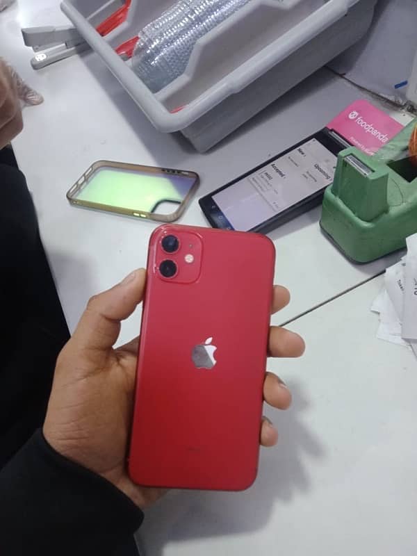 I phone 11 pta aproved 128gb 78 Barry health 2