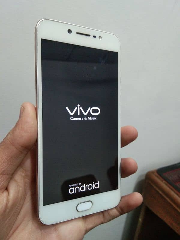 vivo Y67 (4, 64) 4