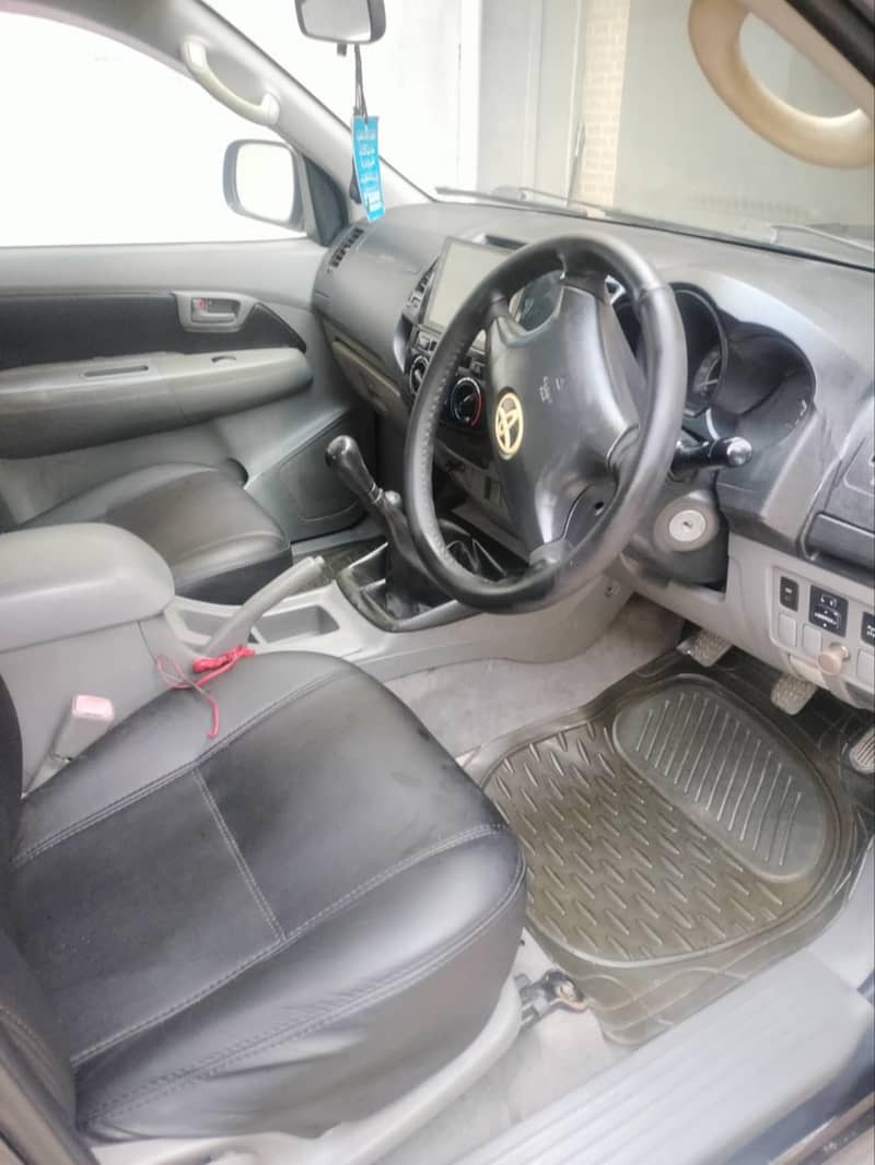 Toyota Hilux 2010 5