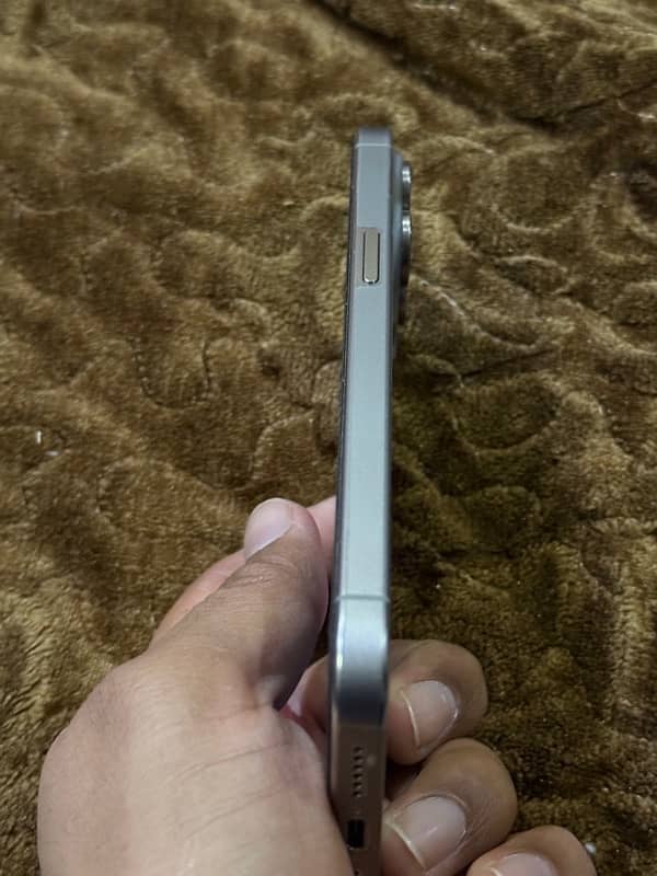 IPHONE 15 pro max 256 HK model 4