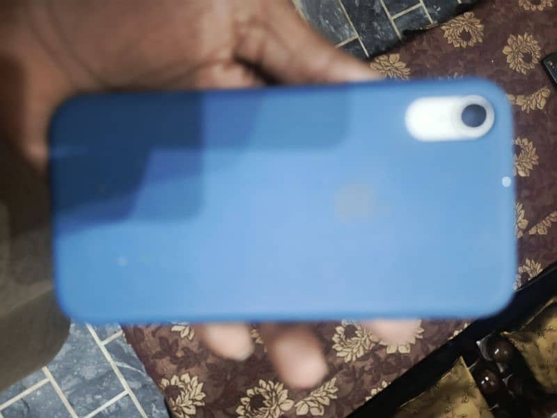 iphone XR 64 GB 4