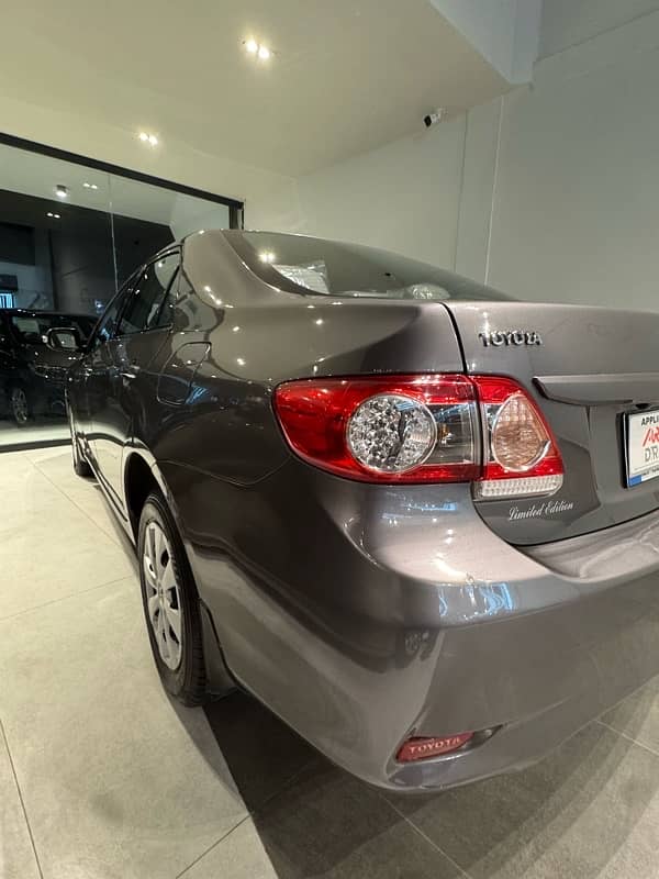 Toyota Corolla GLI Limited Edition 2014 3