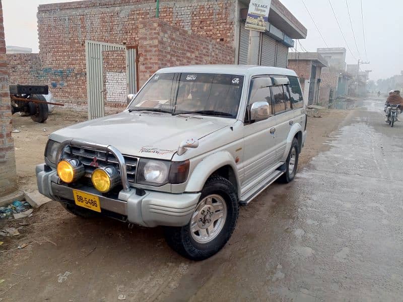 Mitsubishi Pajero 1986 1