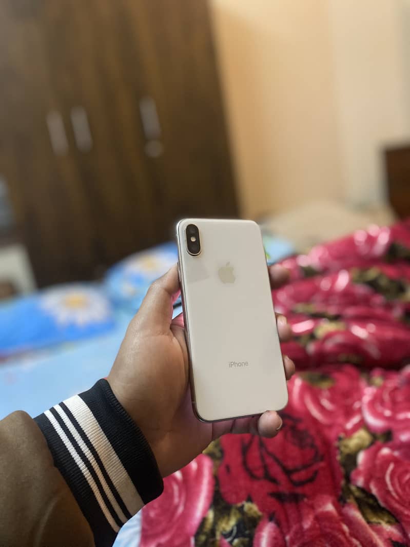 Apple iPhone X 3