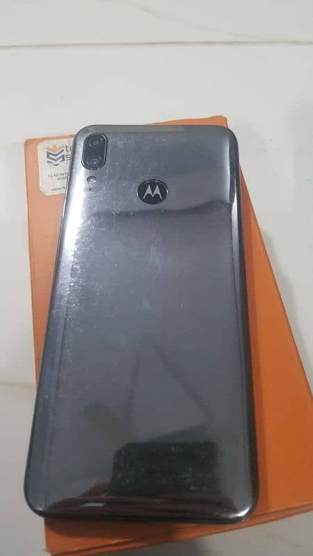 MOTO E6 PLUS 4