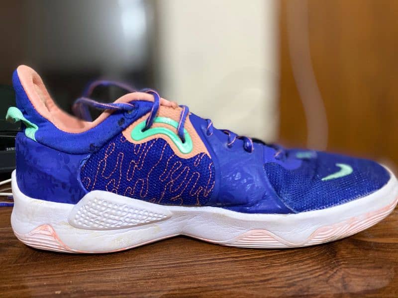 NIKE PG 5 size UK9.5-10 4