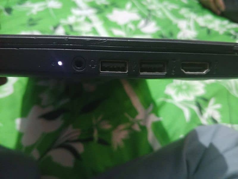 HP Chromebook for sale ok condition bas Thora SA skretch ha 0