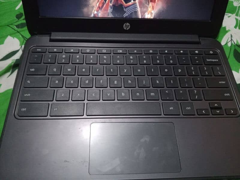 HP Chromebook for sale ok condition bas Thora SA skretch ha 1