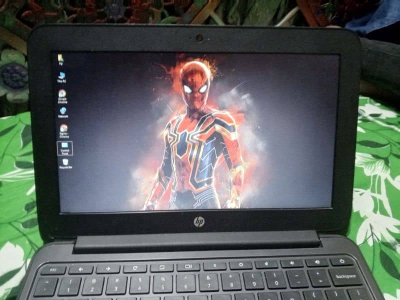 HP Chromebook for sale ok condition bas Thora SA skretch ha 2