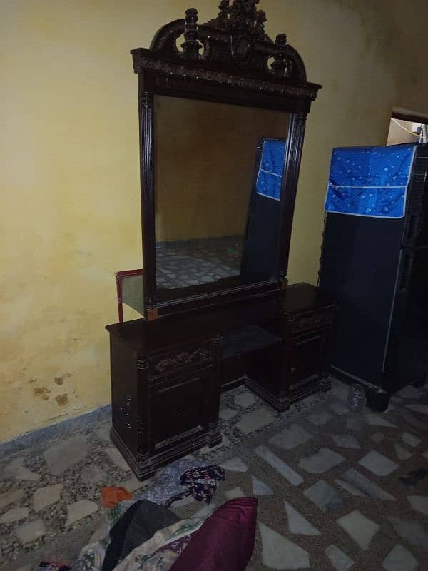 Wooden dressing table chinyoti style 0