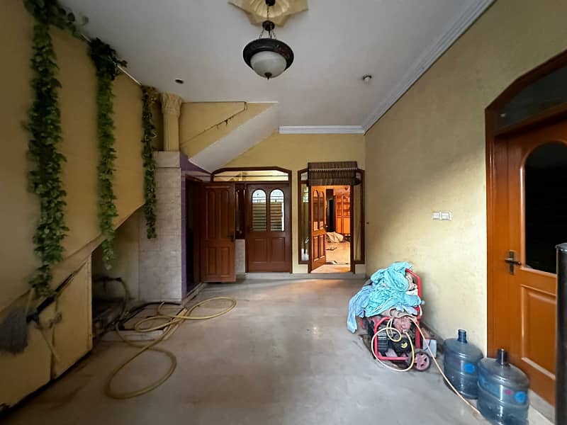 Very Well maintained 240 Sq Yard double house Gulshan e Iqbal Karachi sindh 12