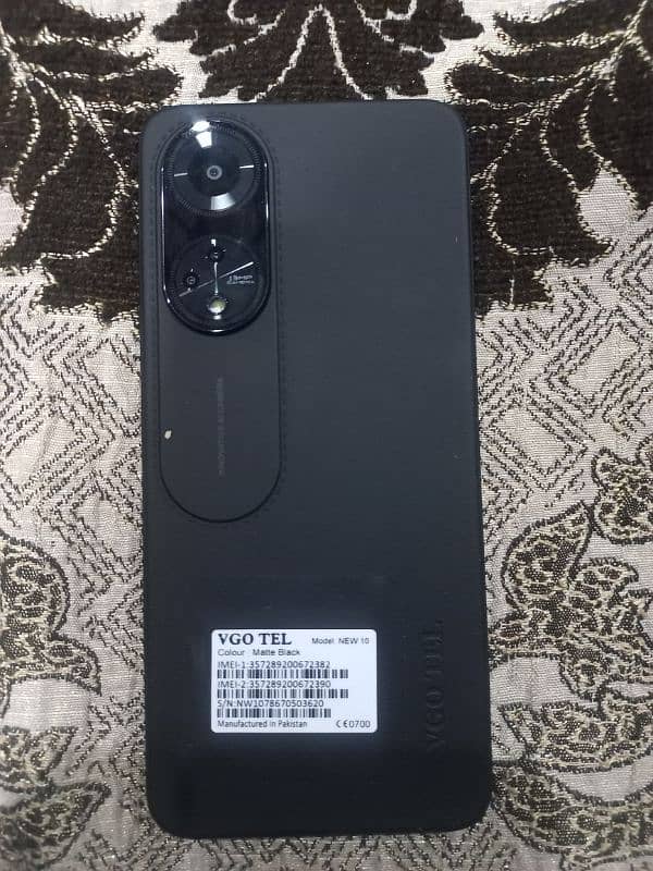 Vigo tell phone black colour ma koi masla nhi ha with box and charger 9