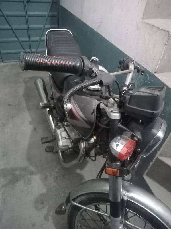 Honda CG125 2014/2015 3