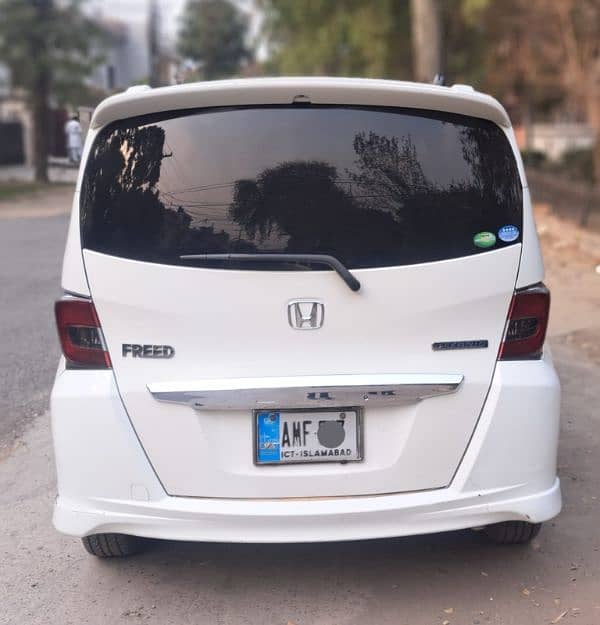 Honda Freed 2014 4